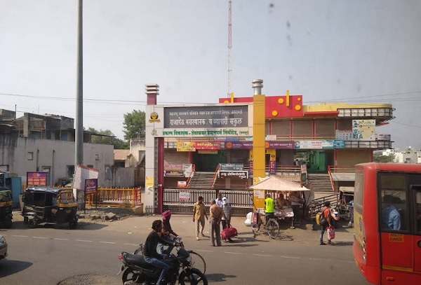 rajapeth bus stand main gate